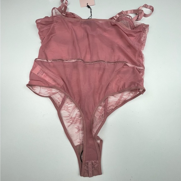 PLUS LACE BINDING THONG BODYSUIT
PURPLE - Picture 3 of 4